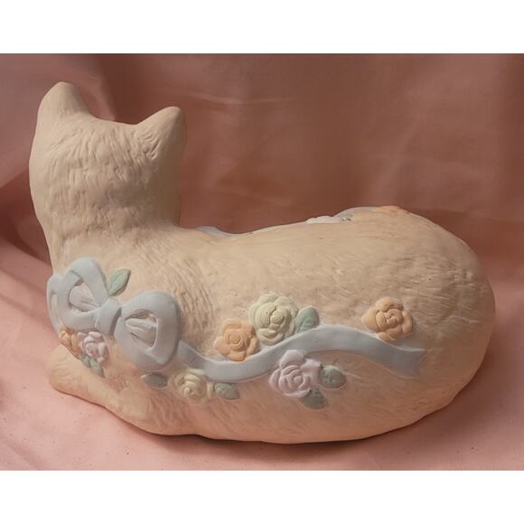 Terracotta Ceramic Cat Figurine With Roses and Bow - Picture 3 of 6